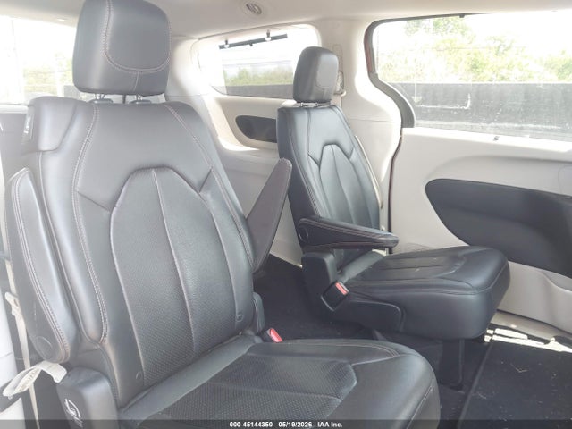 Chrysler Pacifica Touring-l Plus