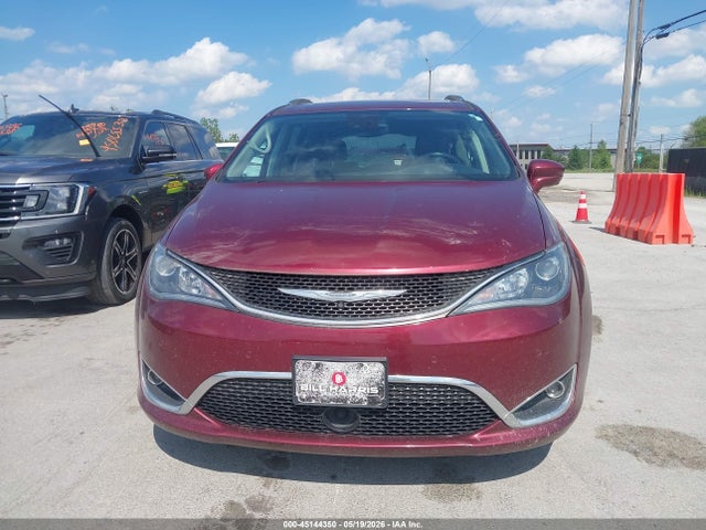 Chrysler Pacifica Touring-l Plus