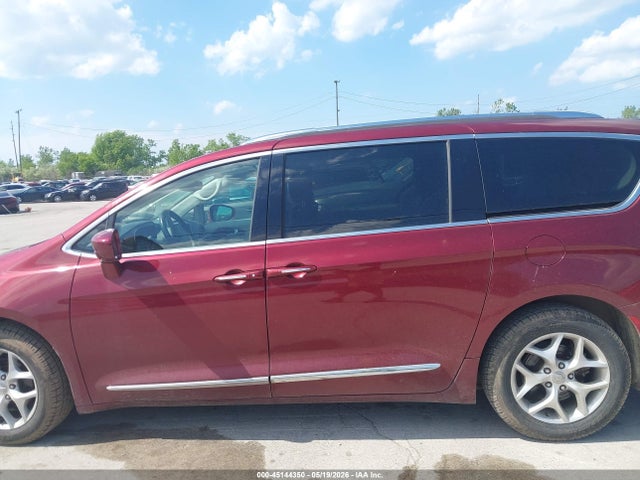 Chrysler Pacifica Touring-l Plus