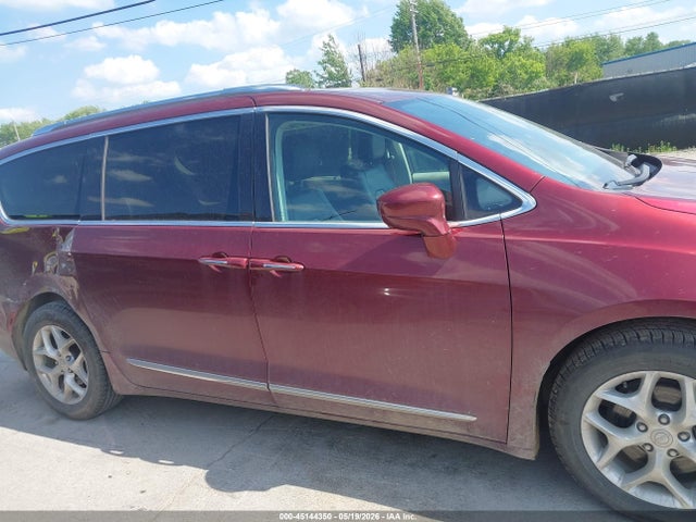 Chrysler Pacifica Touring-l Plus