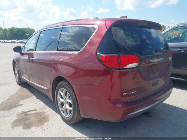 Chrysler Pacifica Touring-l Plus