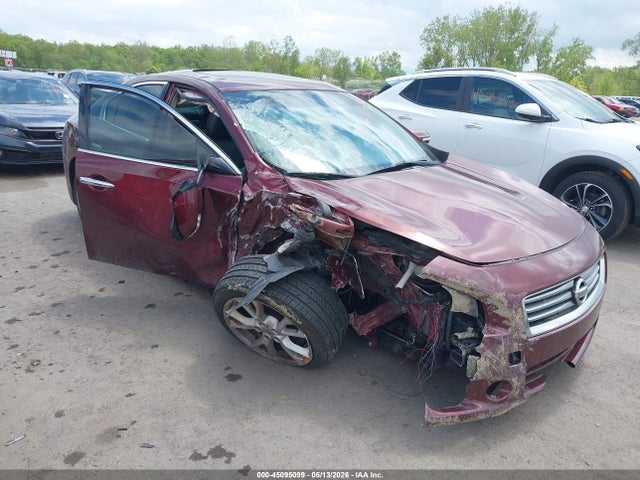 Salvage Nissan Maxima Image