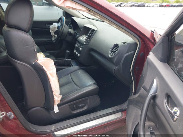 Nissan Maxima