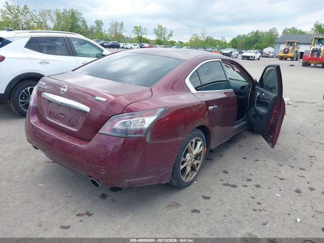 Nissan Maxima