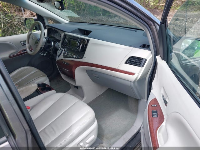 Toyota Sienna Xle V6 8 Passenger
