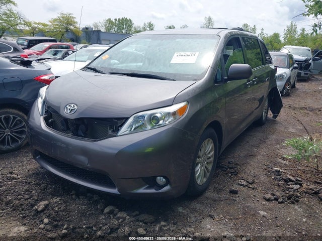 Toyota Sienna Xle V6 8 Passenger