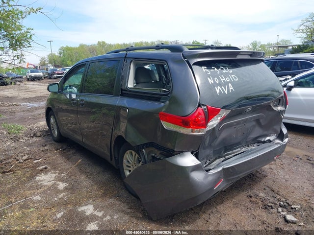 Toyota Sienna Xle V6 8 Passenger