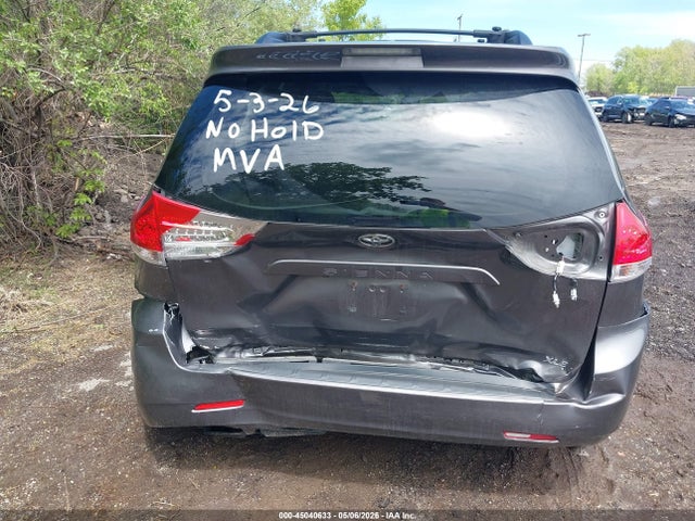 Toyota Sienna Xle V6 8 Passenger