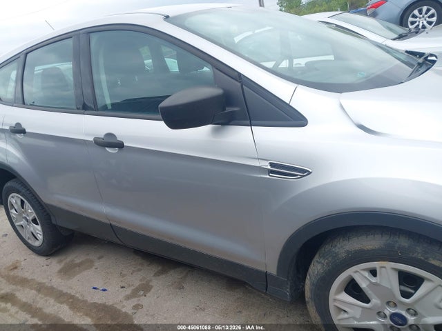 Ford Escape S