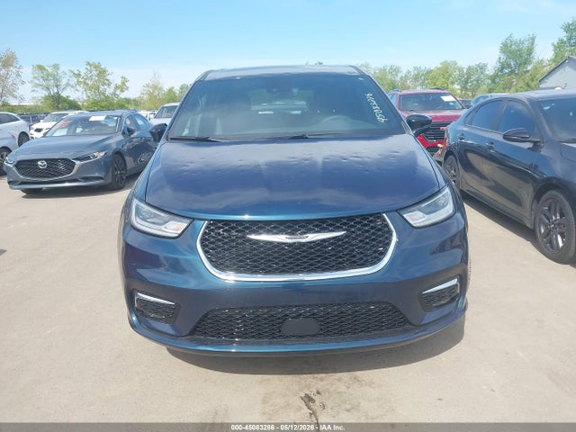 Chrysler Pacifica Select