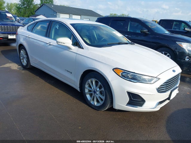 Salvage Ford Fusion Image