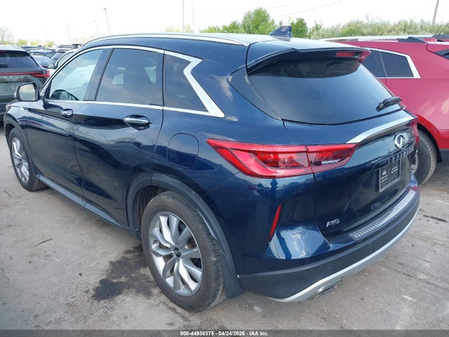 INFINITI Qx Essential Awd
