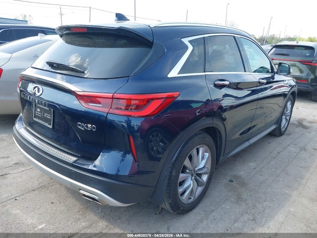 INFINITI Qx Essential Awd