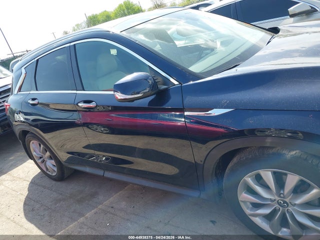 INFINITI Qx Essential Awd