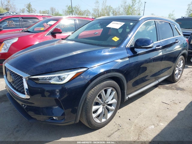 INFINITI Qx Essential Awd