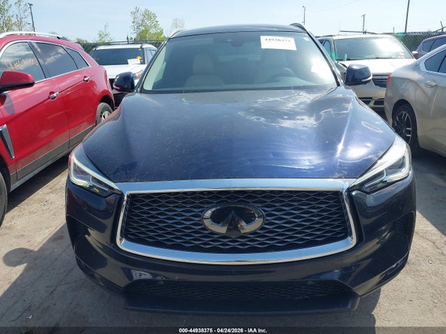 INFINITI Qx Essential Awd