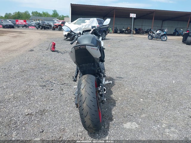 Suzuki Gsx800 F