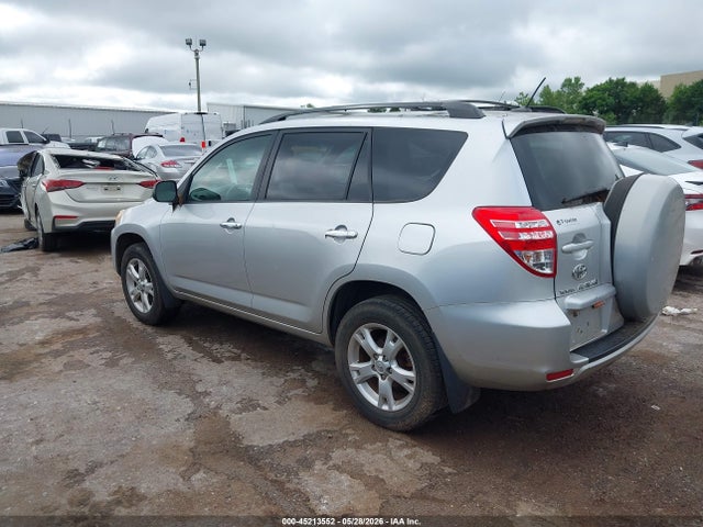 Toyota RAV4 Base V6