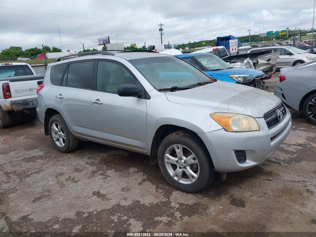 Salvage Toyota RAV4 Image