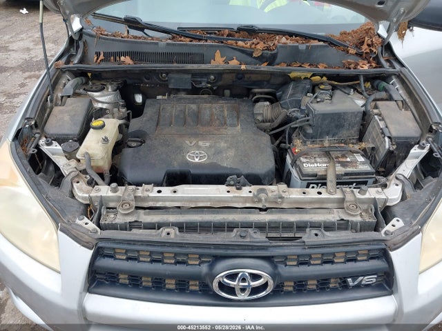 Toyota RAV4 Base V6