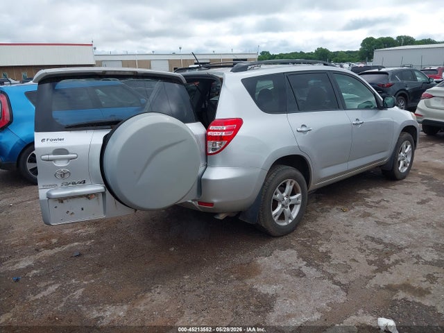 Toyota RAV4 Base V6