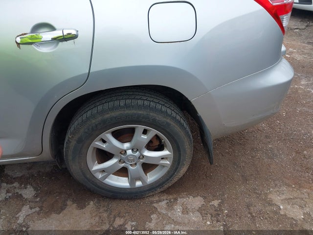 Toyota RAV4 Base V6