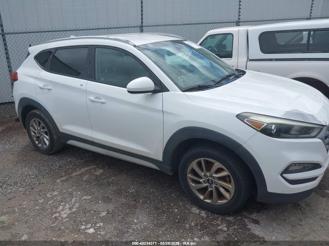 Salvage Hyundai TUCSON Image