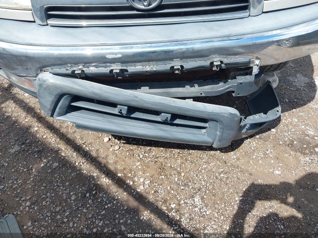 Toyota Highlander Base V6