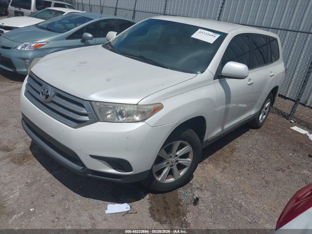 Toyota Highlander Base V6
