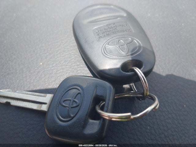 Toyota Highlander Base V6