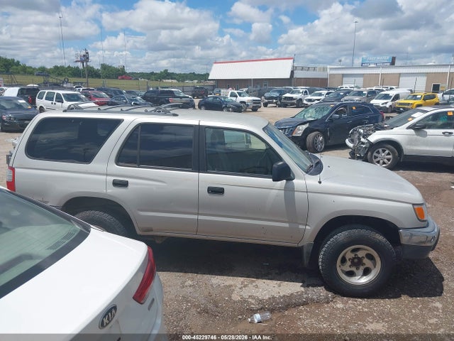 Salvage Toyota 4Runner Image