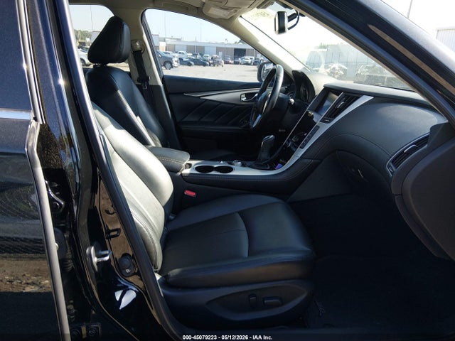 INFINITI Q50 Luxe