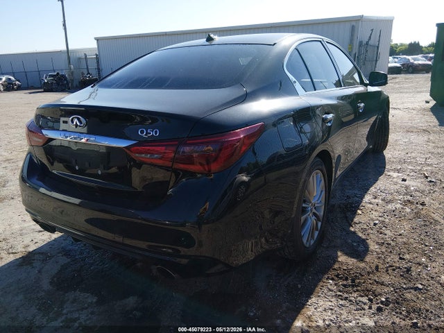 INFINITI Q50 Luxe