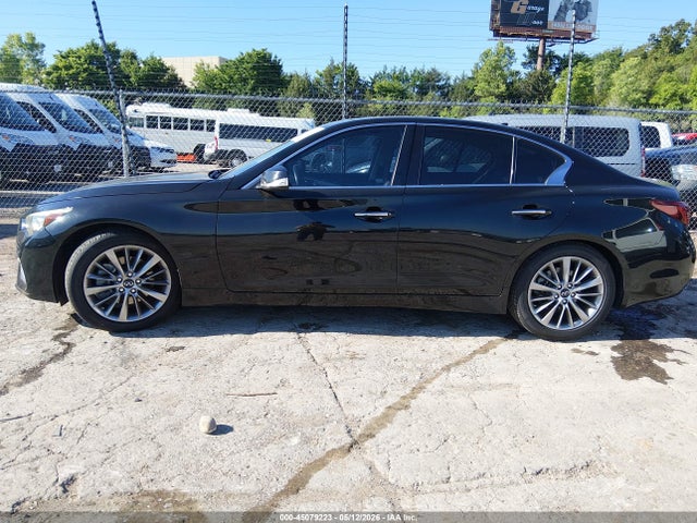 INFINITI Q50 Luxe