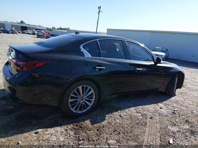 INFINITI Q50 Luxe