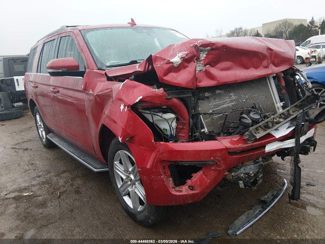 Salvage Ford Expedition Image
