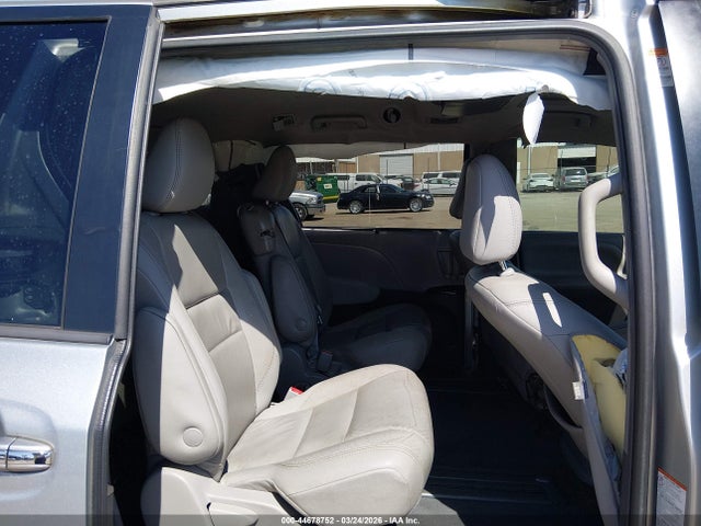 Toyota Sienna Xle 8 Passenger