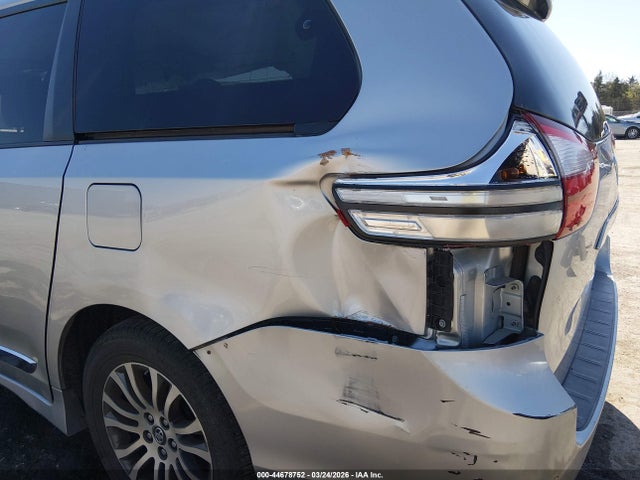 Toyota Sienna Xle 8 Passenger