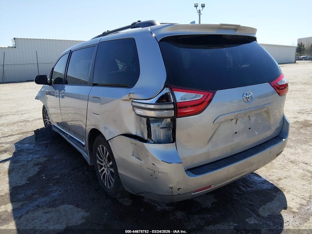 Toyota Sienna Xle 8 Passenger