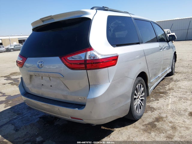 Toyota Sienna Xle 8 Passenger