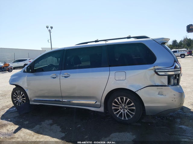 Toyota Sienna Xle 8 Passenger