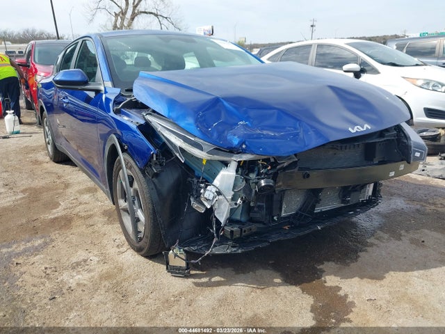 Salvage Kia K4 Image
