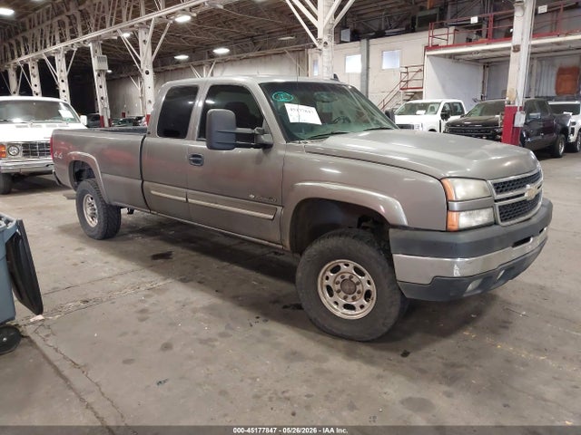 Salvage Chevrolet Silverado 2500 Image