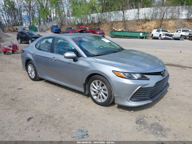 Salvage Toyota Camry Image