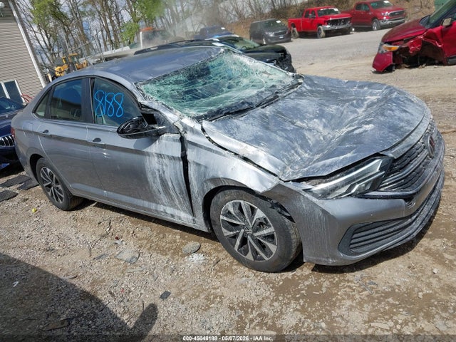 Salvage Volkswagen Jetta Image