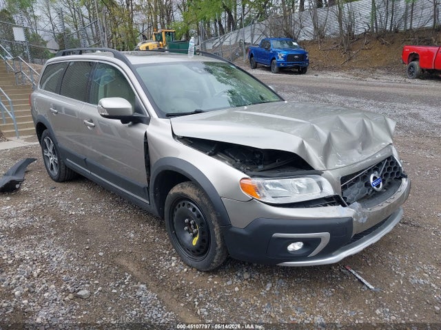 Salvage Volvo XC70 Image