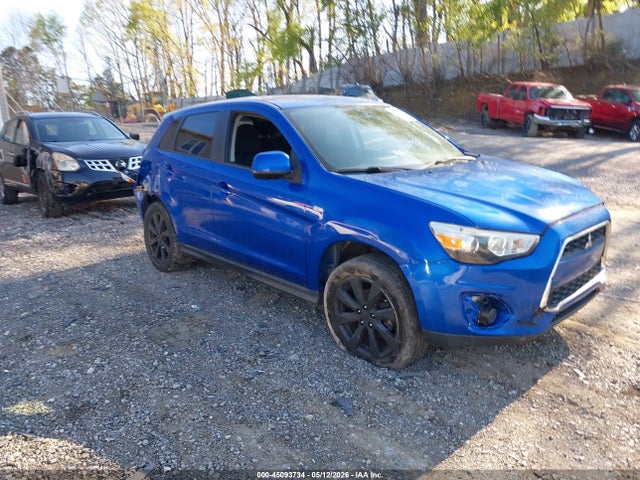 Salvage Mitsubishi Outlander Image