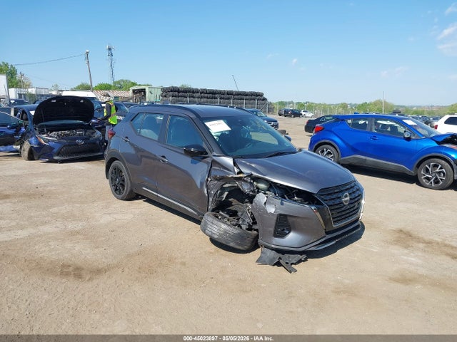 Salvage Nissan Kicks Image