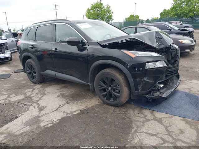 Salvage Nissan Rogue Image