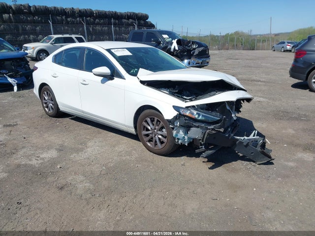 Salvage Mazda Mazda3 Image